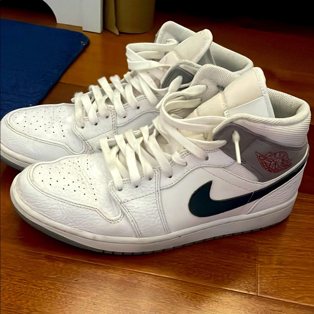 Nike Air Jordan High-Top sneaker  limited edition Paris design
